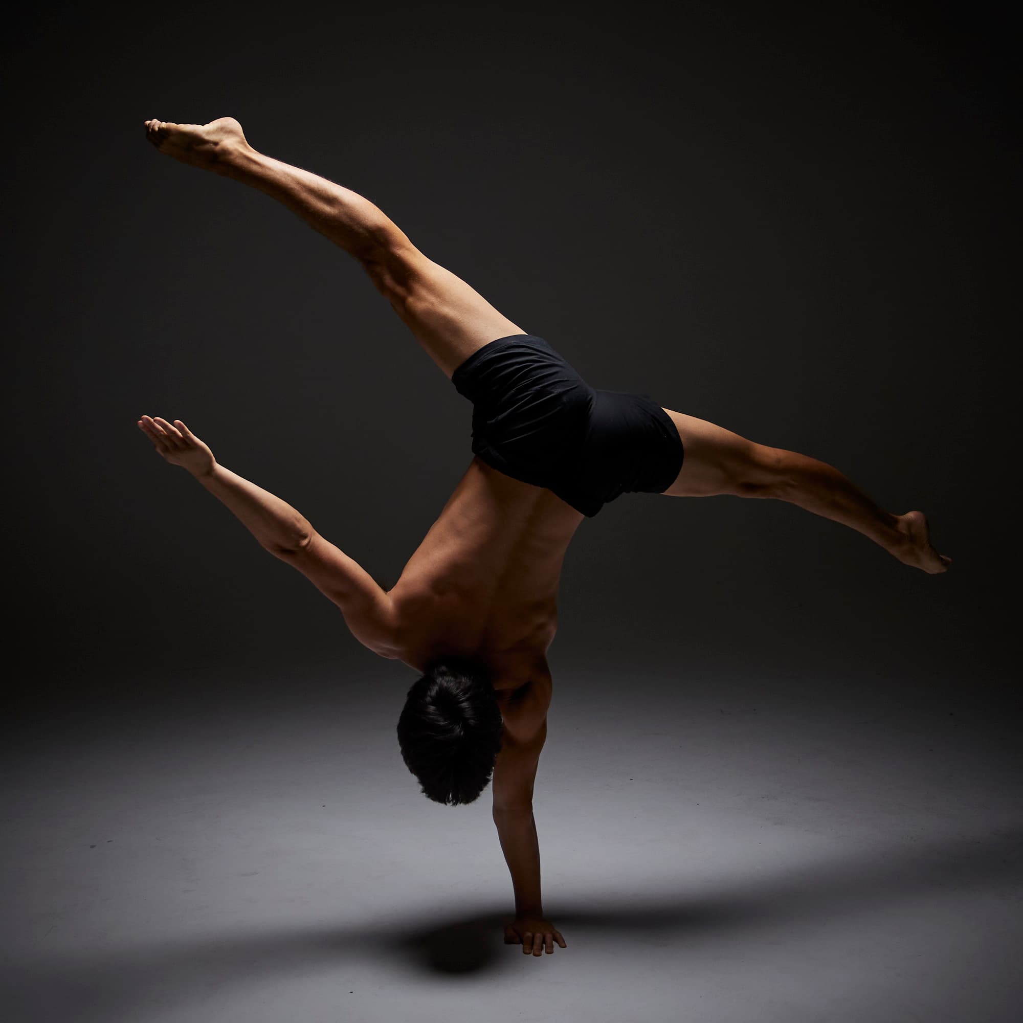 Handstand athlete